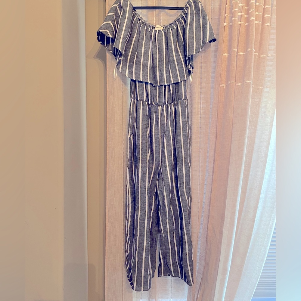 Cute boutique off the shoulder jumpsuit.